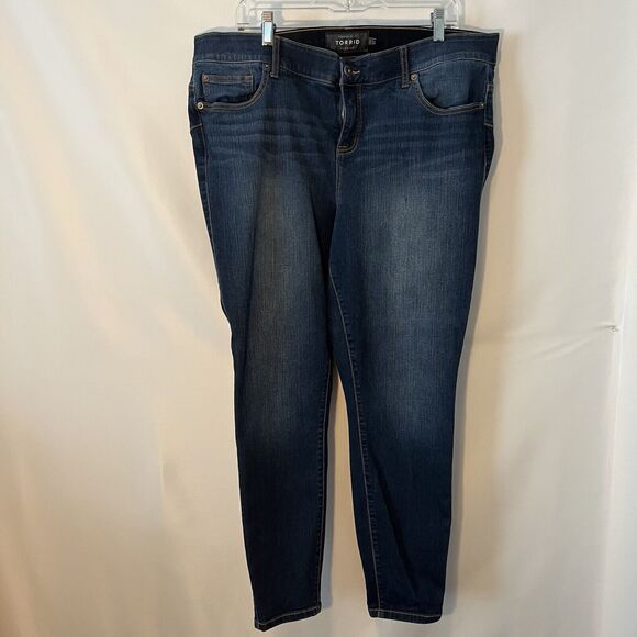 TORRID Jeans Size 20R Bombshell Skinny Premium Stretch Dark Wash - Picture 1 of 8